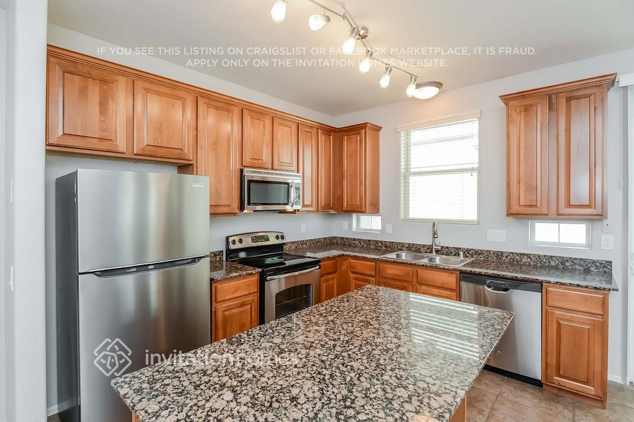 10135 E Isleta Ave - Photo 6 of 15