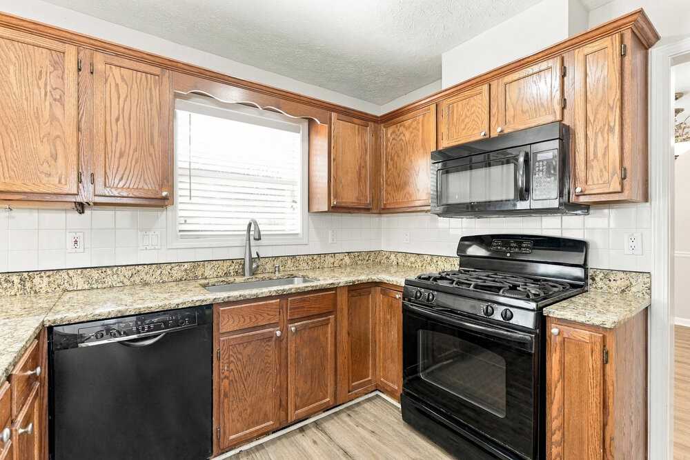 2915 Emerson Lake Dr - Photo 6 of 17