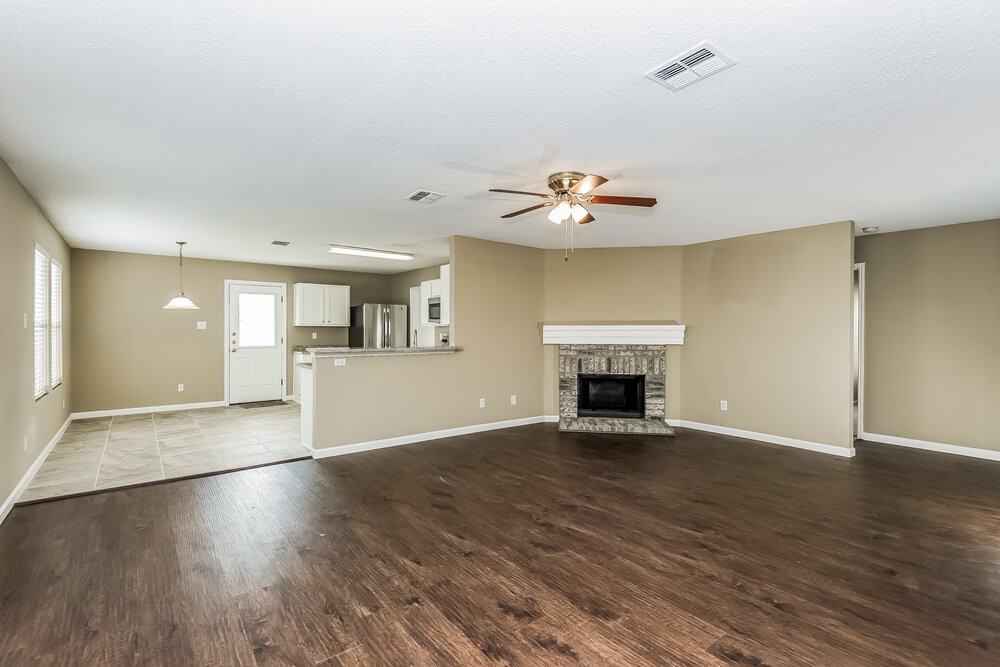 3909 Fox Run Dr - Photo 4 of 15