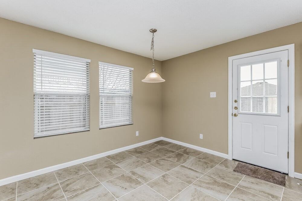 3909 Fox Run Dr - Photo 5 of 15