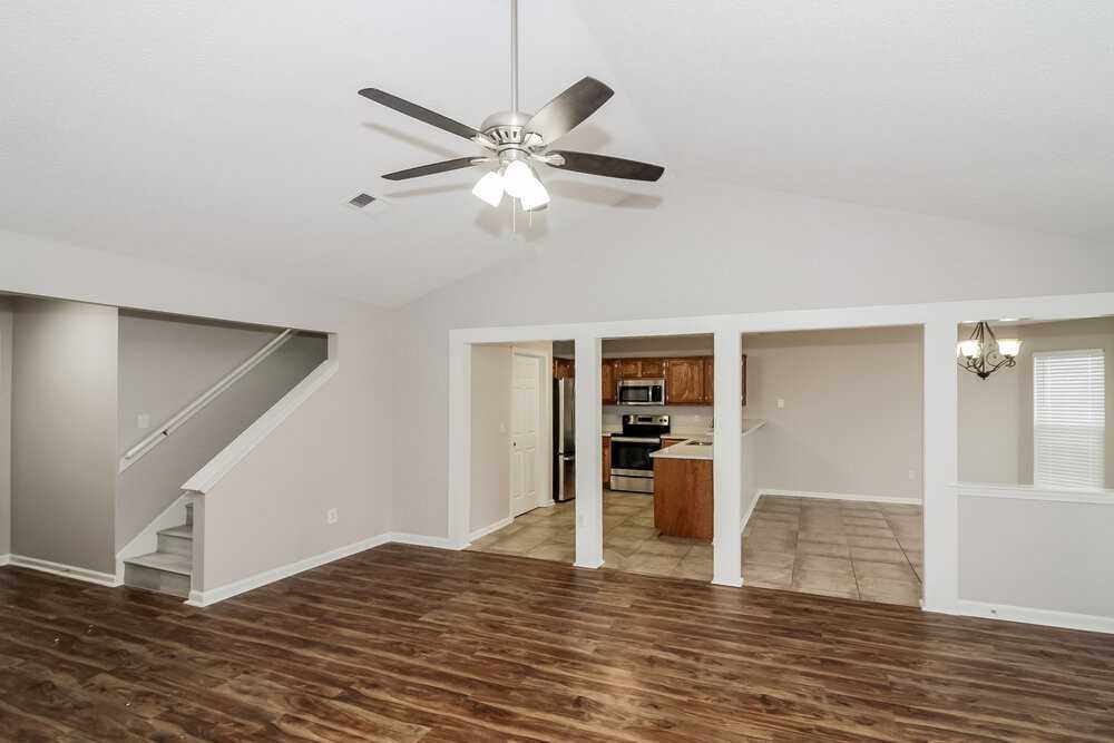 8052 Mary Payton Dr - Photo 6 of 17