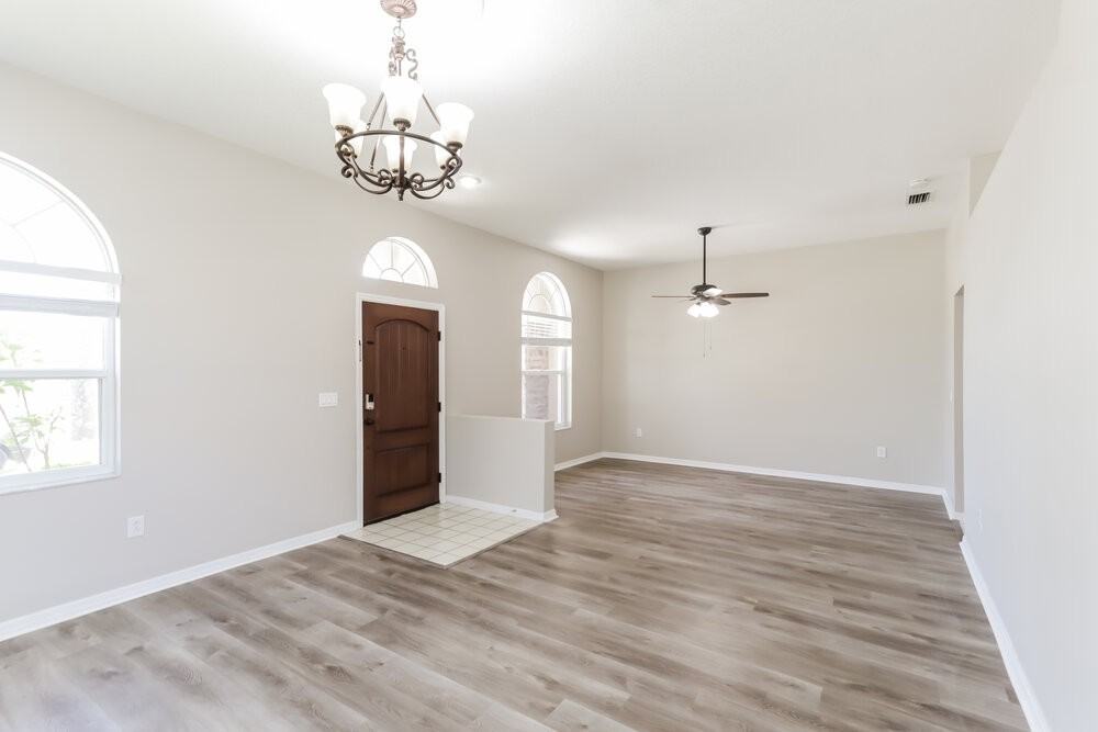 28506 Tall Grass Dr - Photo 5 of 16