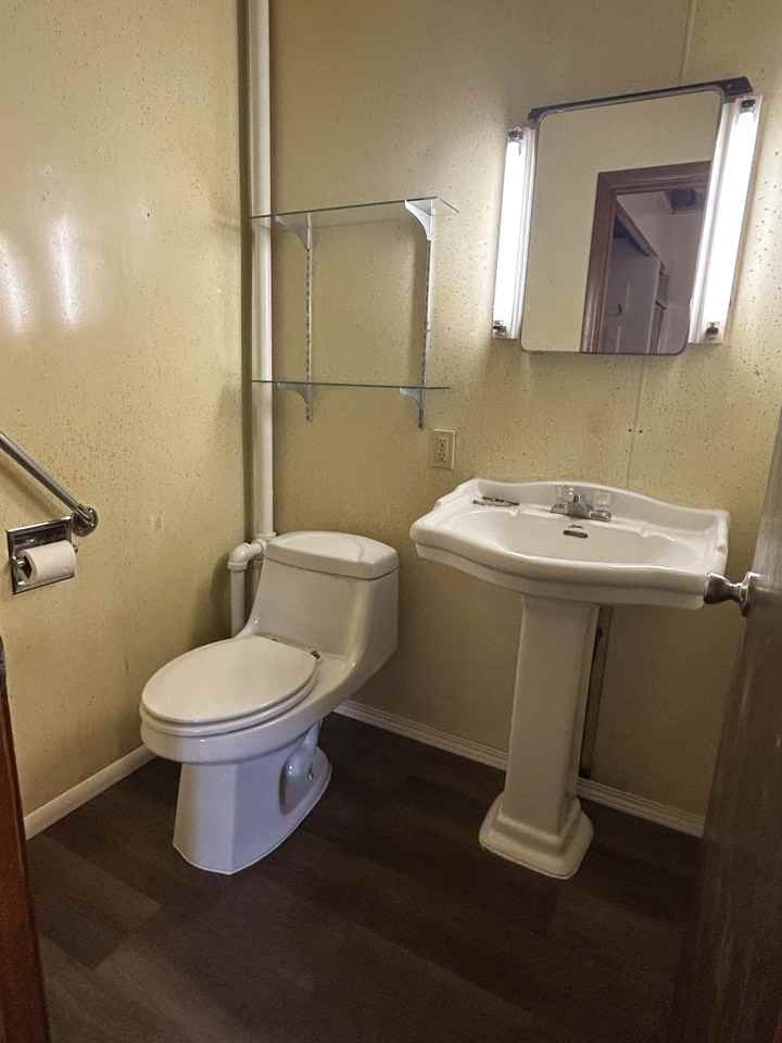 3748 4th Ave E Lowr - Photo 3 of 8