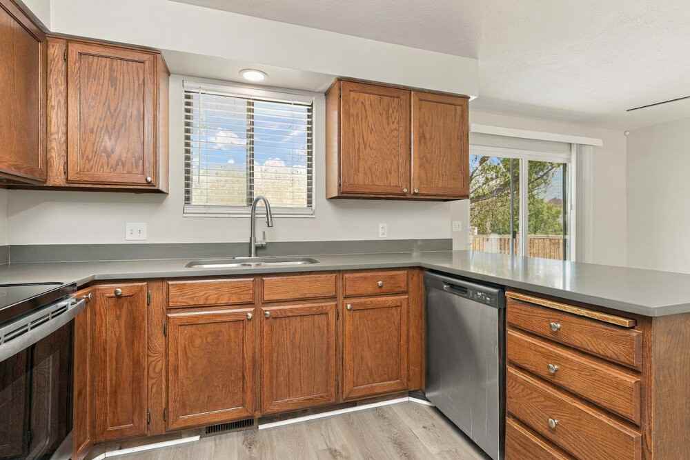 2499 Nw - Photo 7 of 17