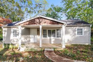 featured image of 1352 Peachcrest Rd
