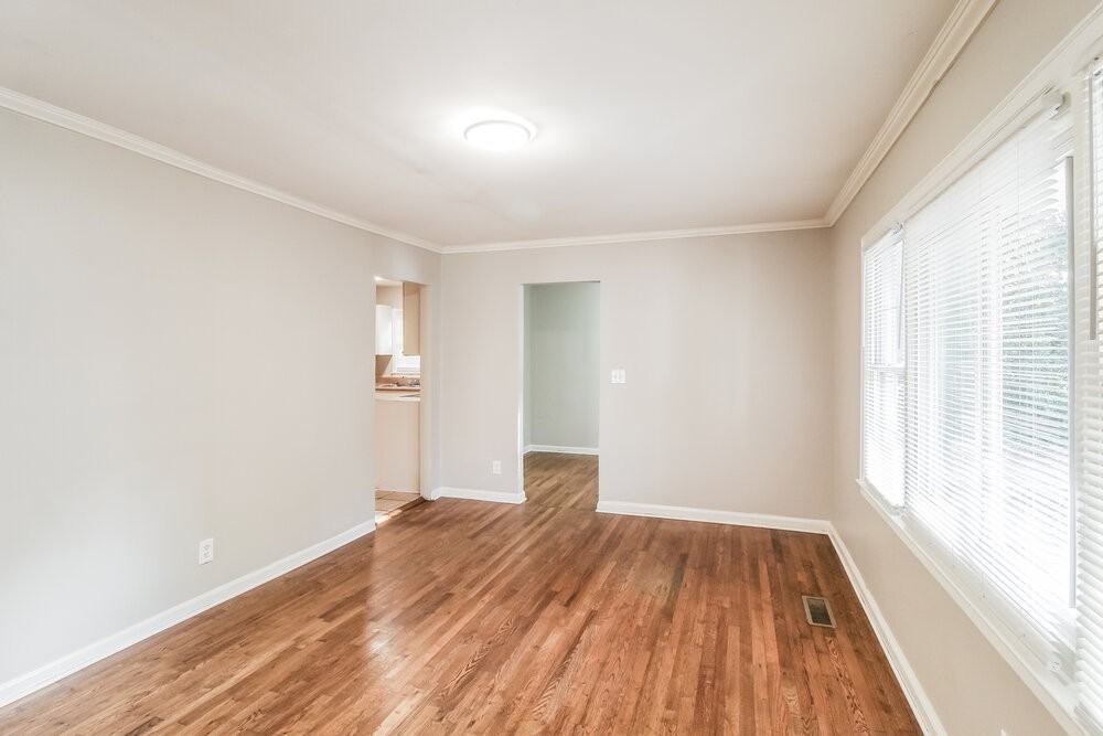 1352 Peachcrest Rd - Photo 3 of 16