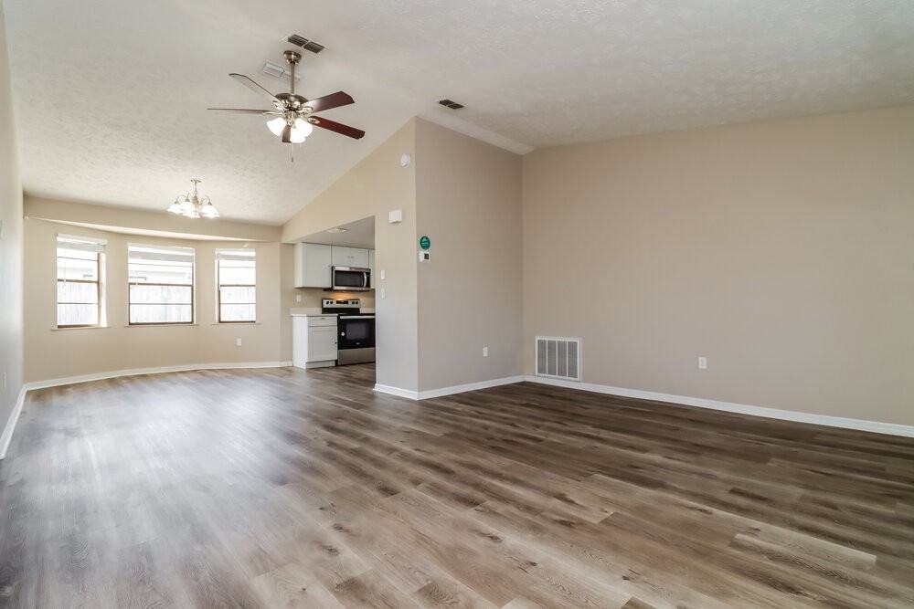 6220 12th Ave - Photo 4 of 16