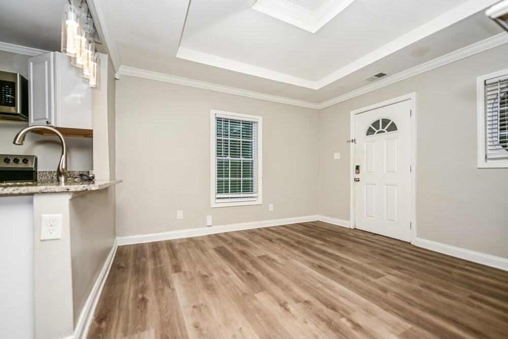1315 Dorsey St Sw - Photo 4 of 16