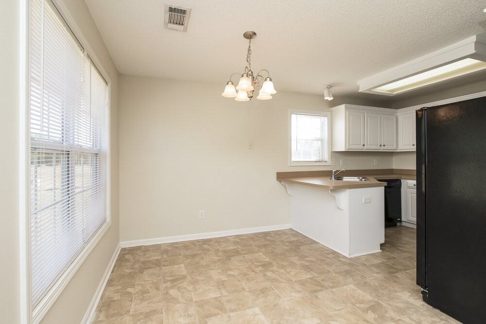 516 Cherokee Rd - Photo 3 of 25