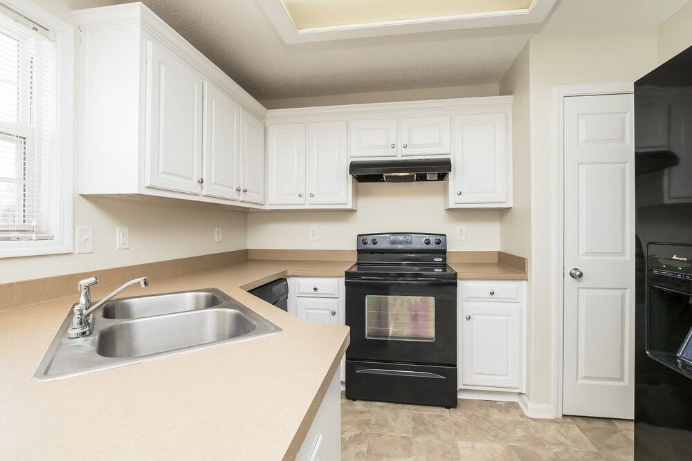 516 Cherokee Rd - Photo 4 of 25