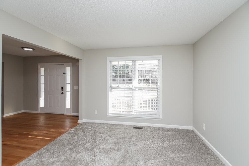 1033 Saddle Brooke Dr - Photo 7 of 18