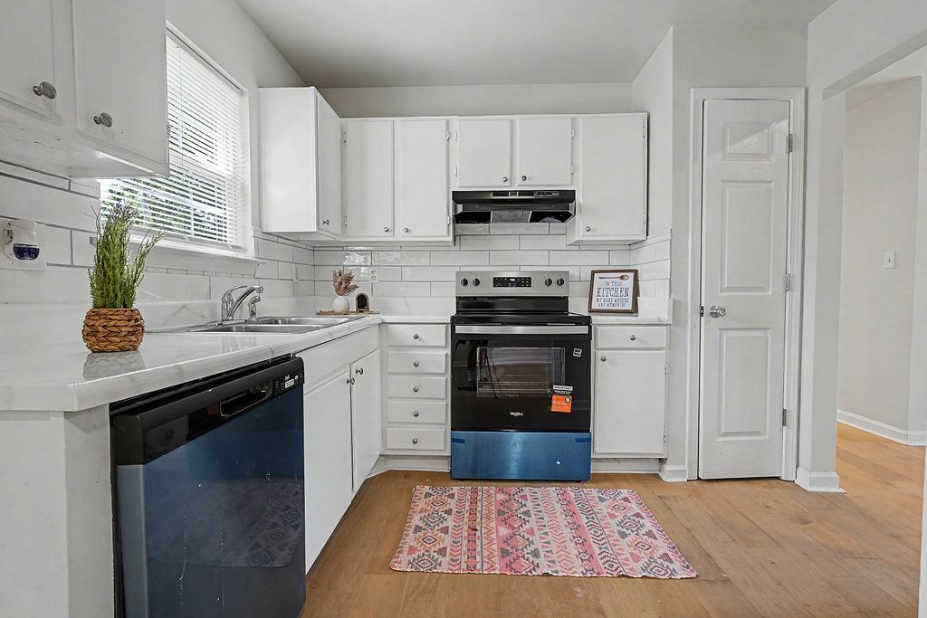 511 Lavendula St #1 - Photo 3 of 10