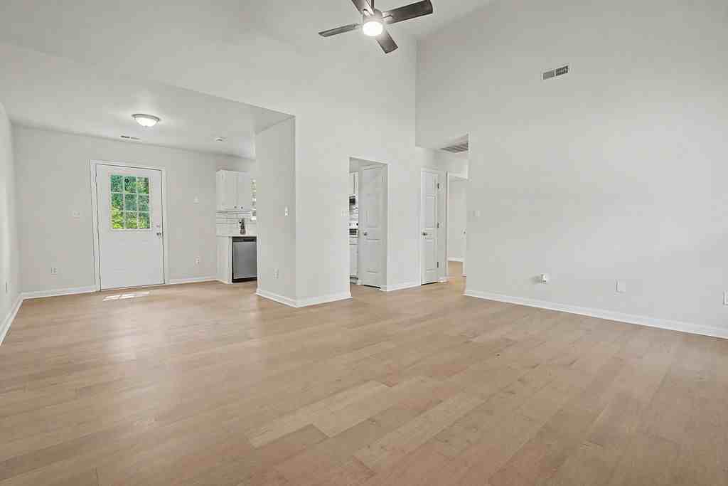 511 Lavendula St #1 - Photo 4 of 10