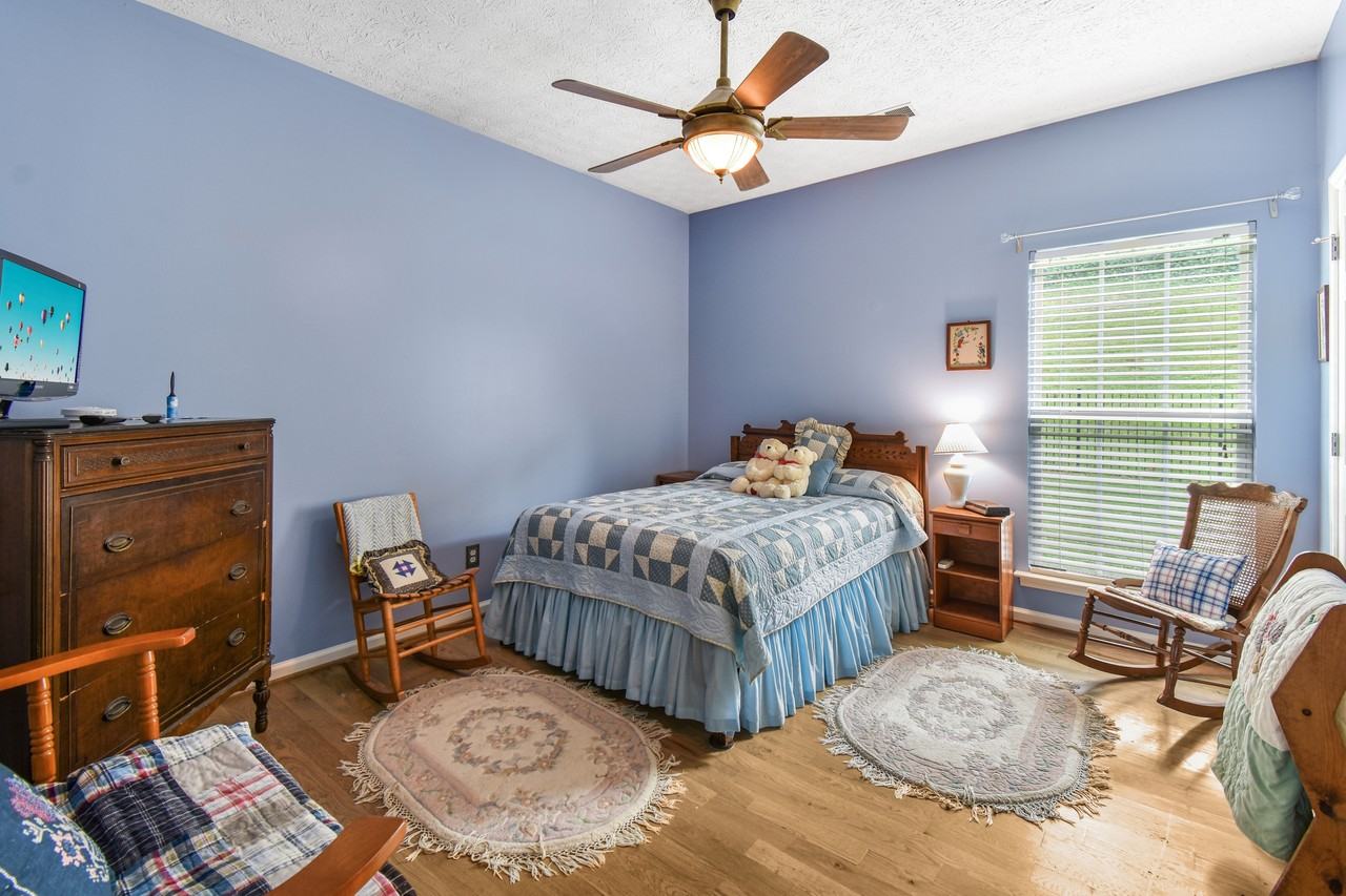 1009 Stafford Ct #1 - Photo 4 of 23