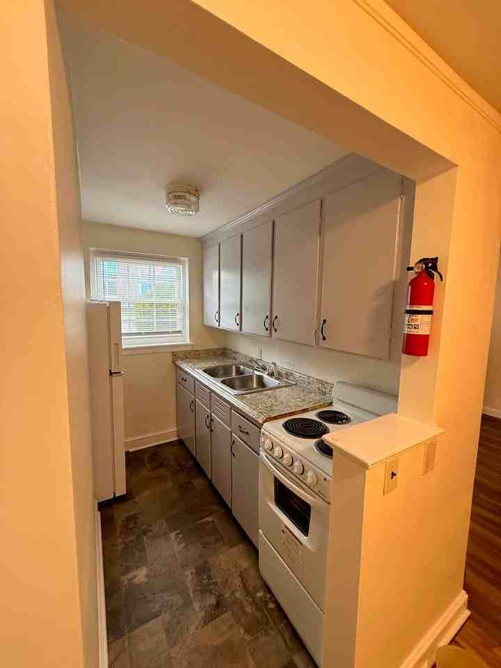 46 Main St - Photo 3 of 7