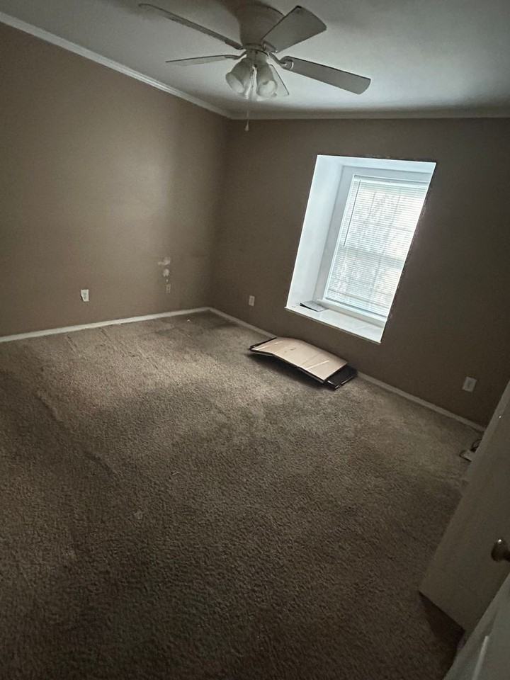 9307 Lytham Dr - Photo 4 of 11