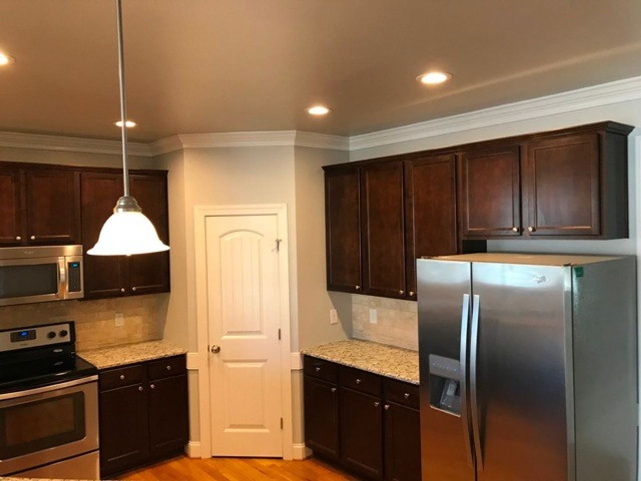 1333 Center St - Photo 6 of 33