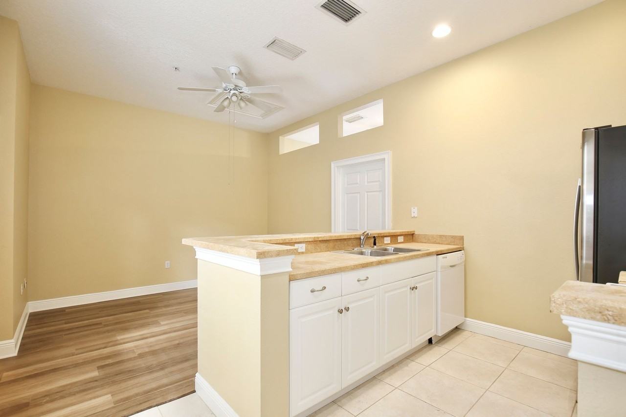 1459 Lake Baldwin Ln - Photo 5 of 24