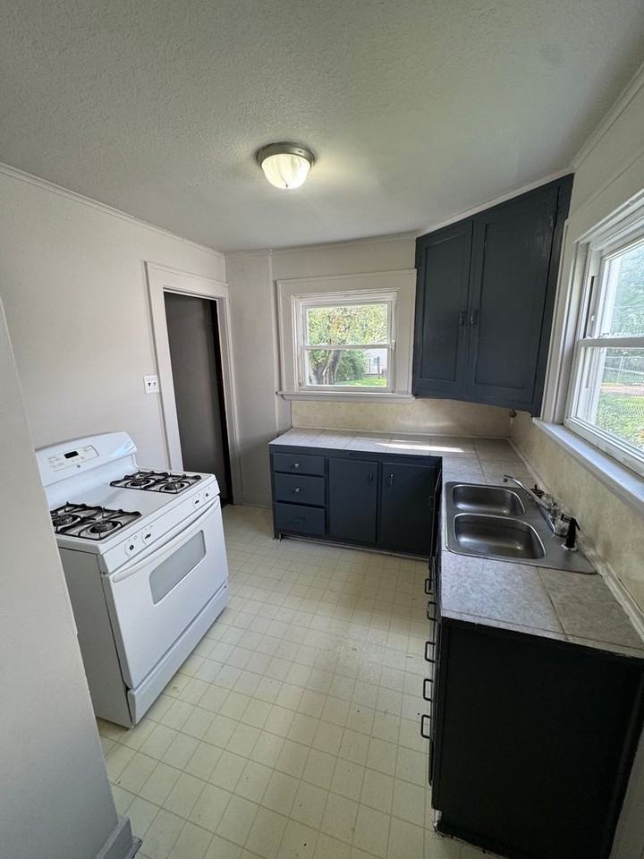 3528 Reed St - Photo 4 of 9