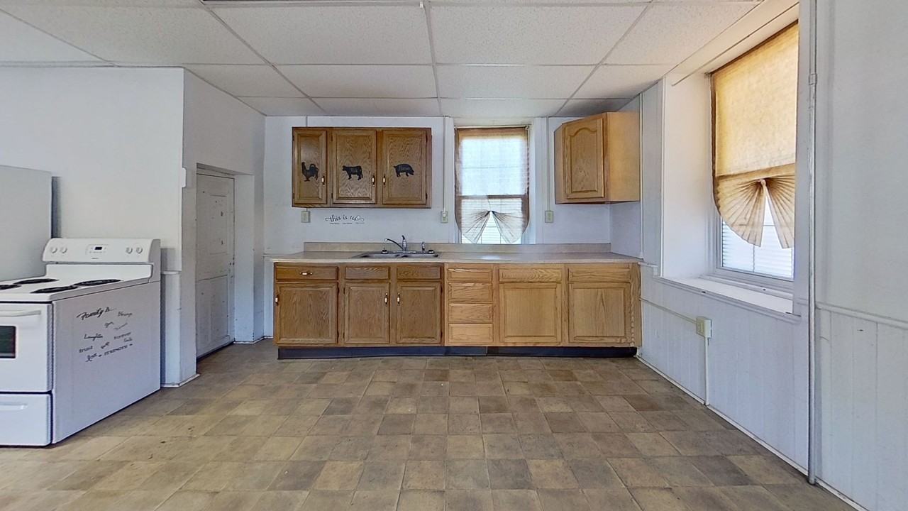 693 Kralltown Rd - Photo 3 of 8