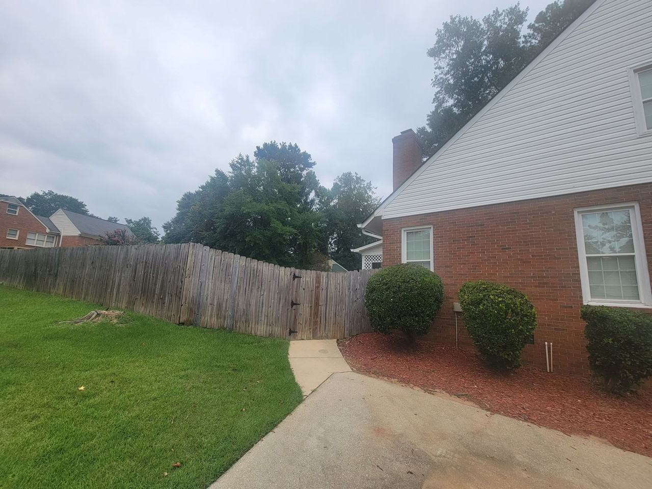 288 Wakefield Ln S - Photo 3 of 32
