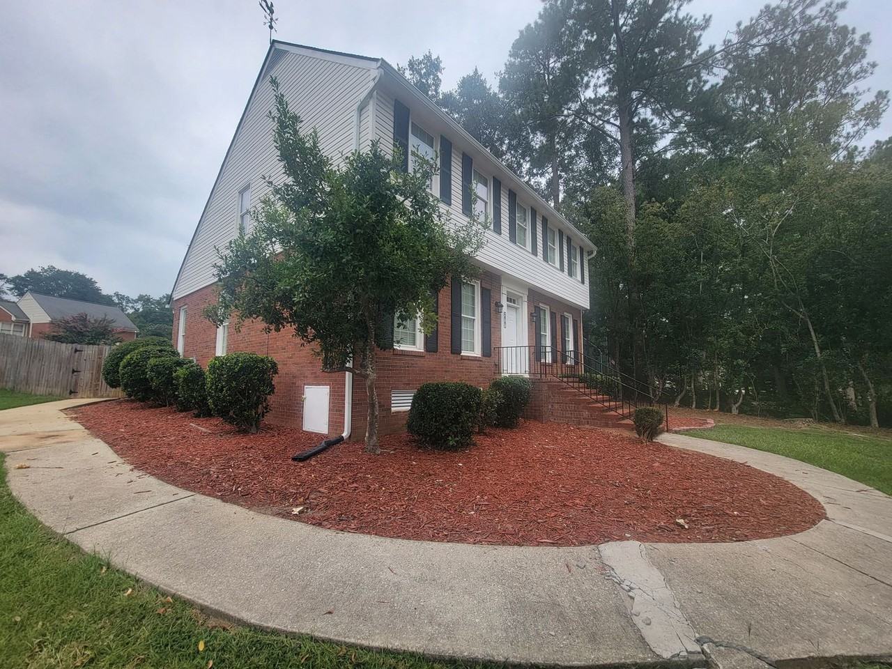 288 Wakefield Ln S - Photo 5 of 32
