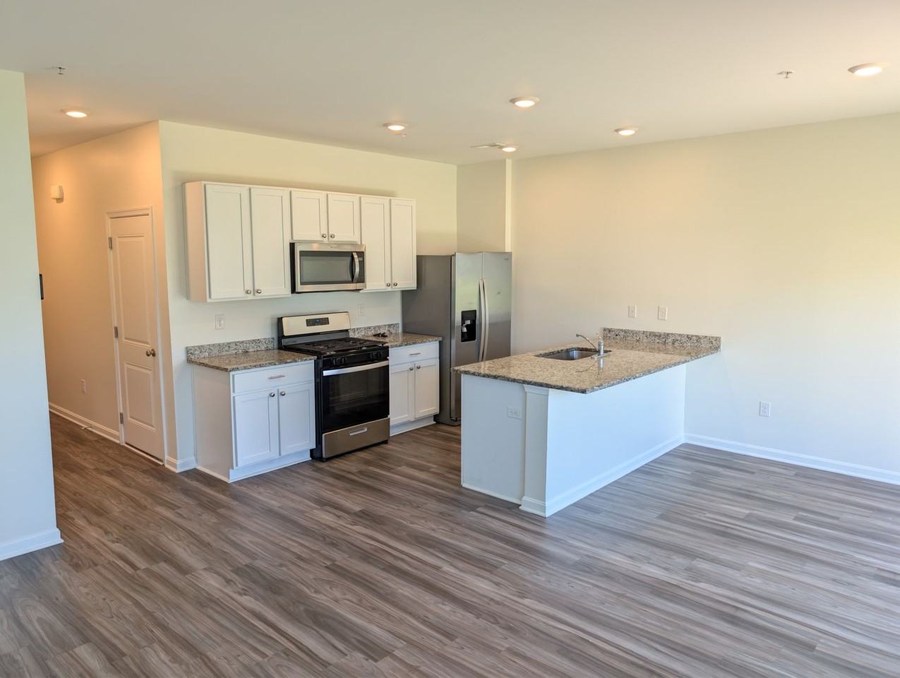 450 Locust Run Dr - Photo 2 of 21