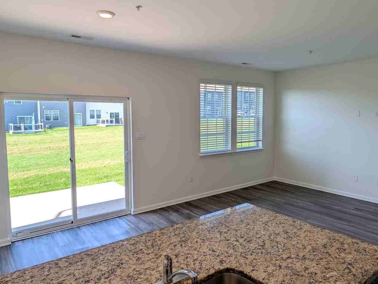 450 Locust Run Dr - Photo 4 of 21