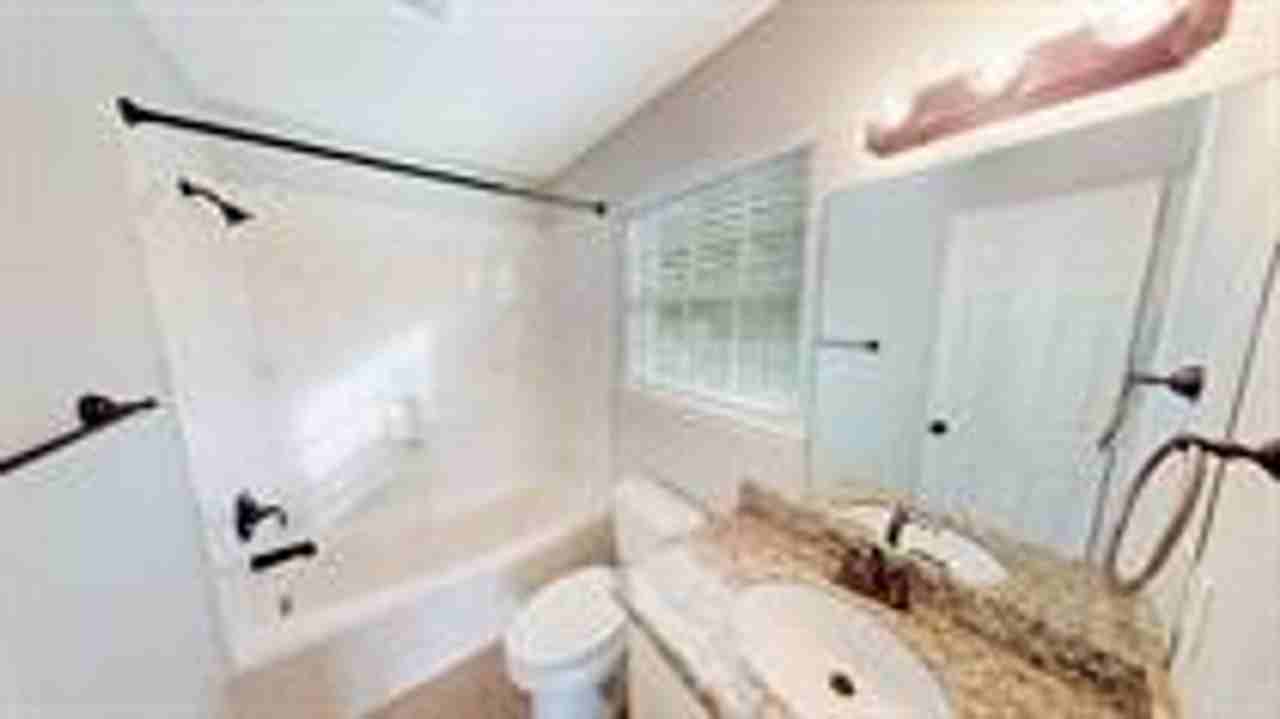 205 Francis Dr - Photo 6 of 11