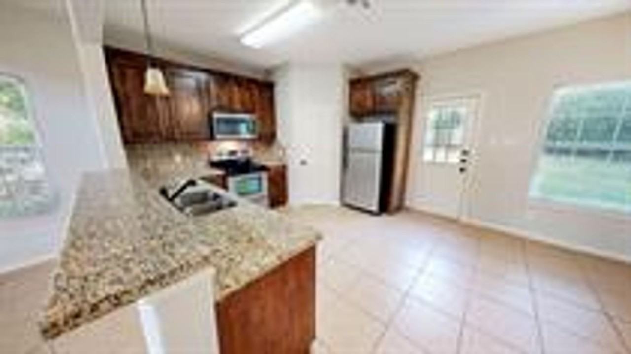 205 Francis Dr - Photo 7 of 11