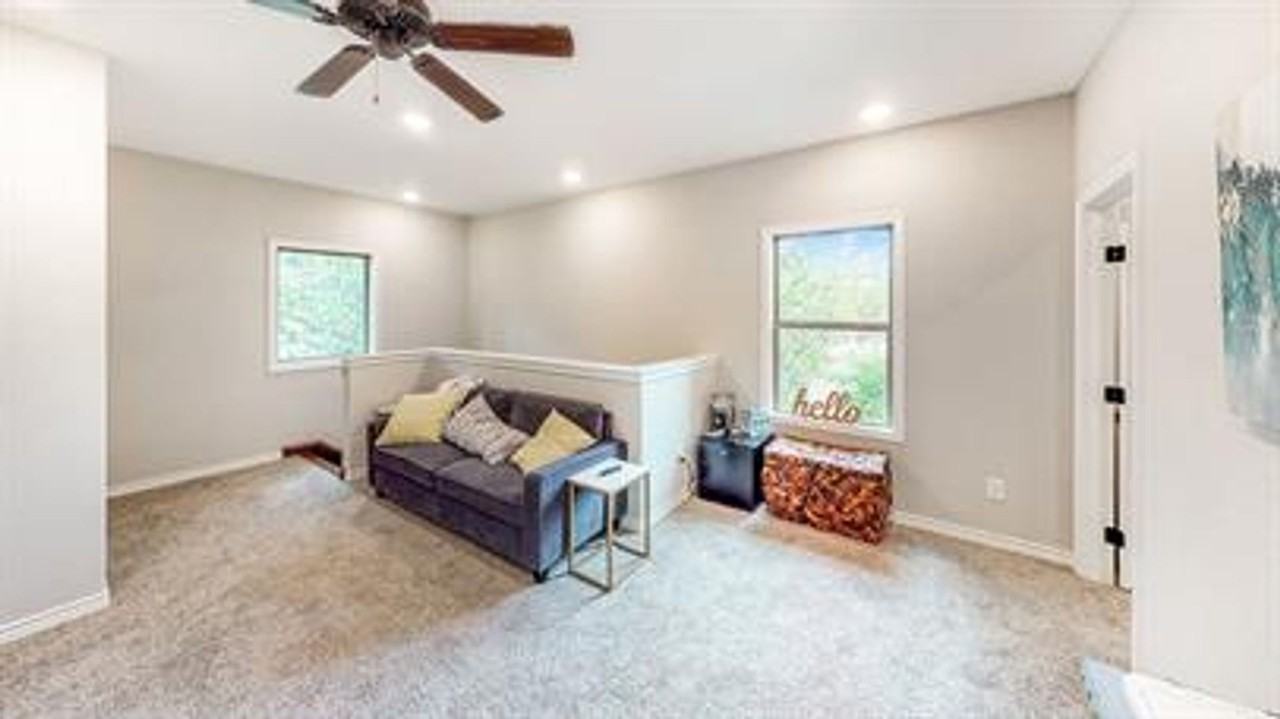 605 Banks St - Photo 6 of 11