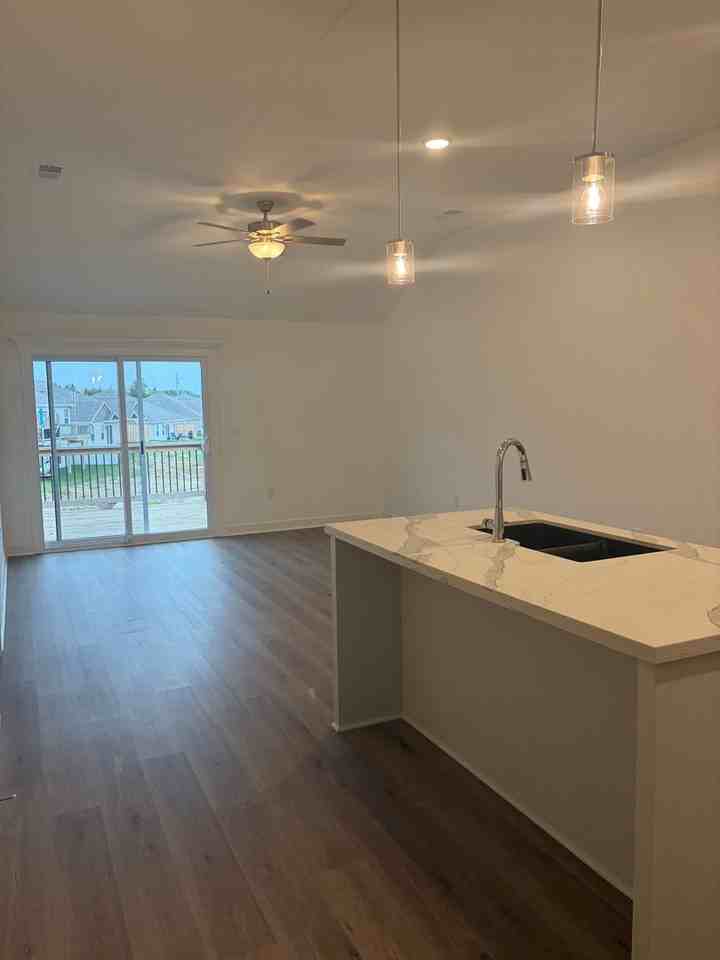 9308 9308 N. Lennox St - 9308 N. Lennox St - Photo 4 of 20
