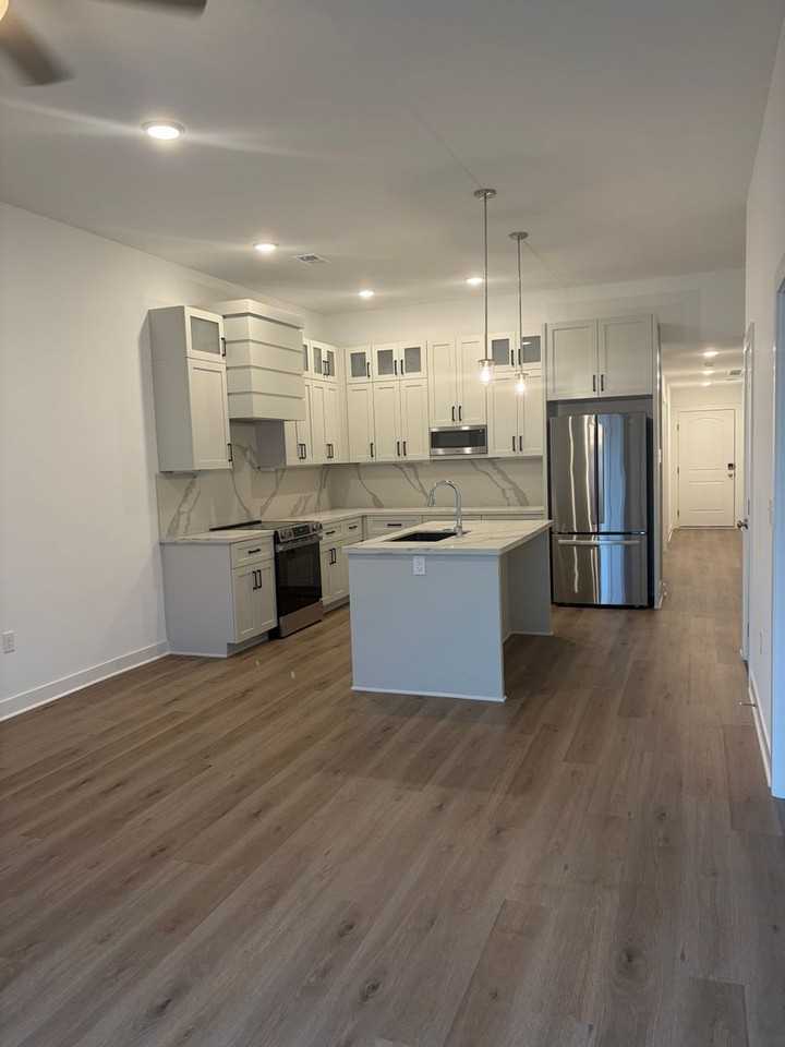 9310 N Lenox Ave - Photo 5 of 19