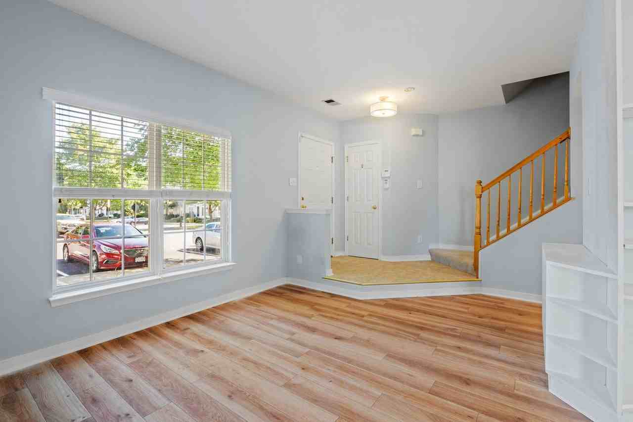 5507 Millstream Ln - Photo 6 of 36