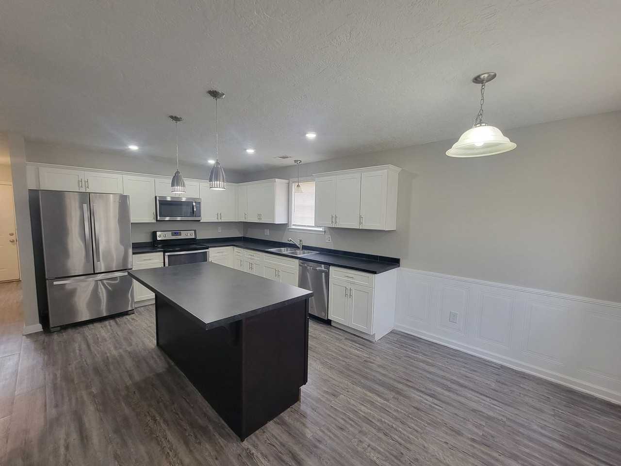 142 Oakridge Dr - Photo 6 of 22