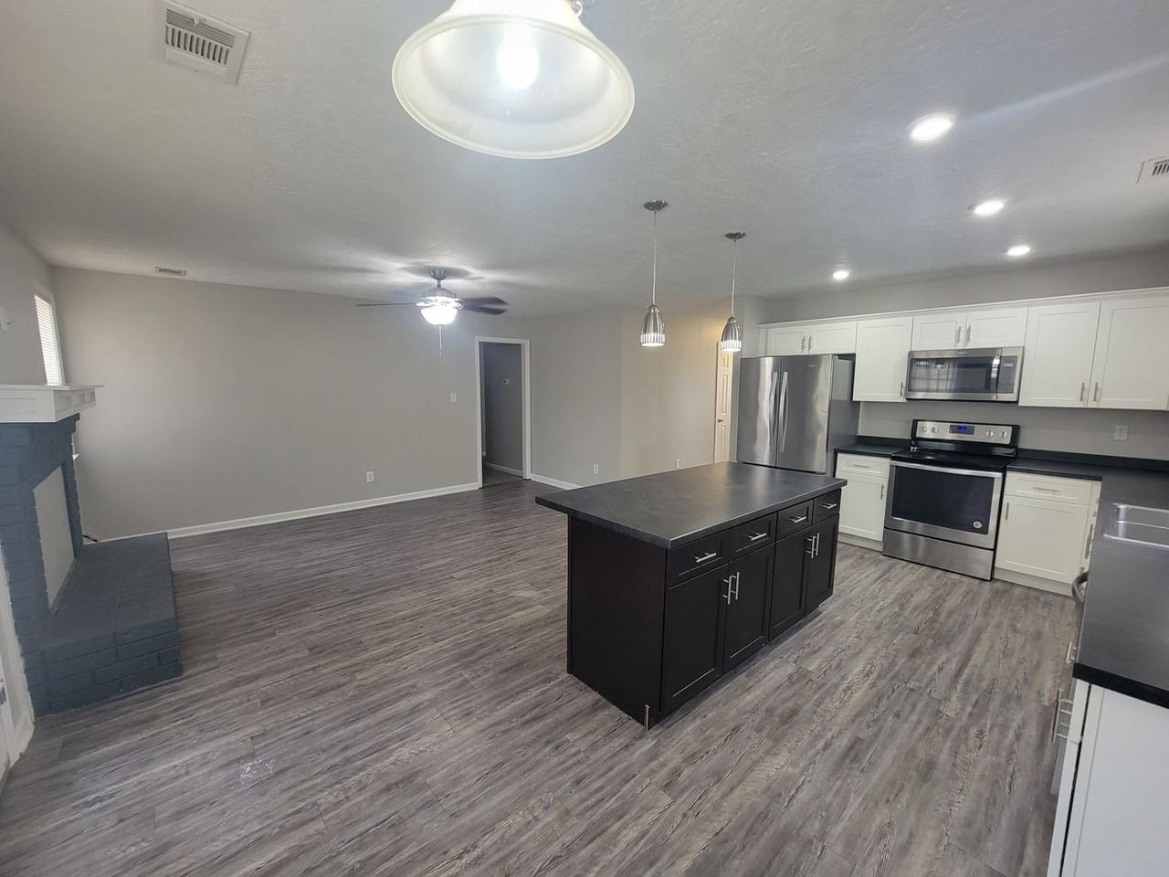 142 Oakridge Dr - Photo 7 of 22