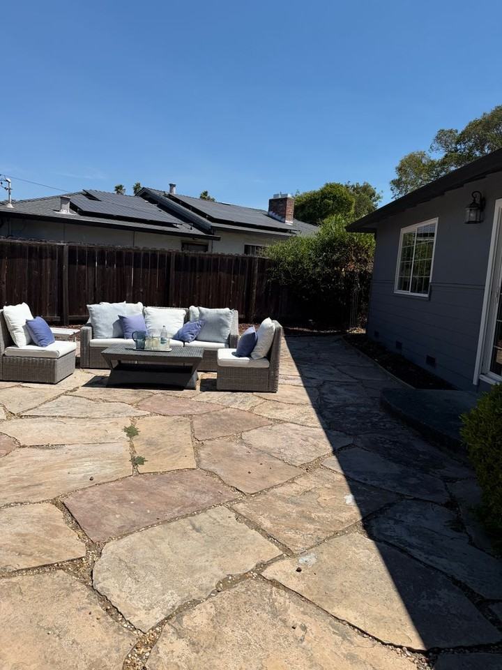 1139 Lovell Ct - Photo 4 of 26