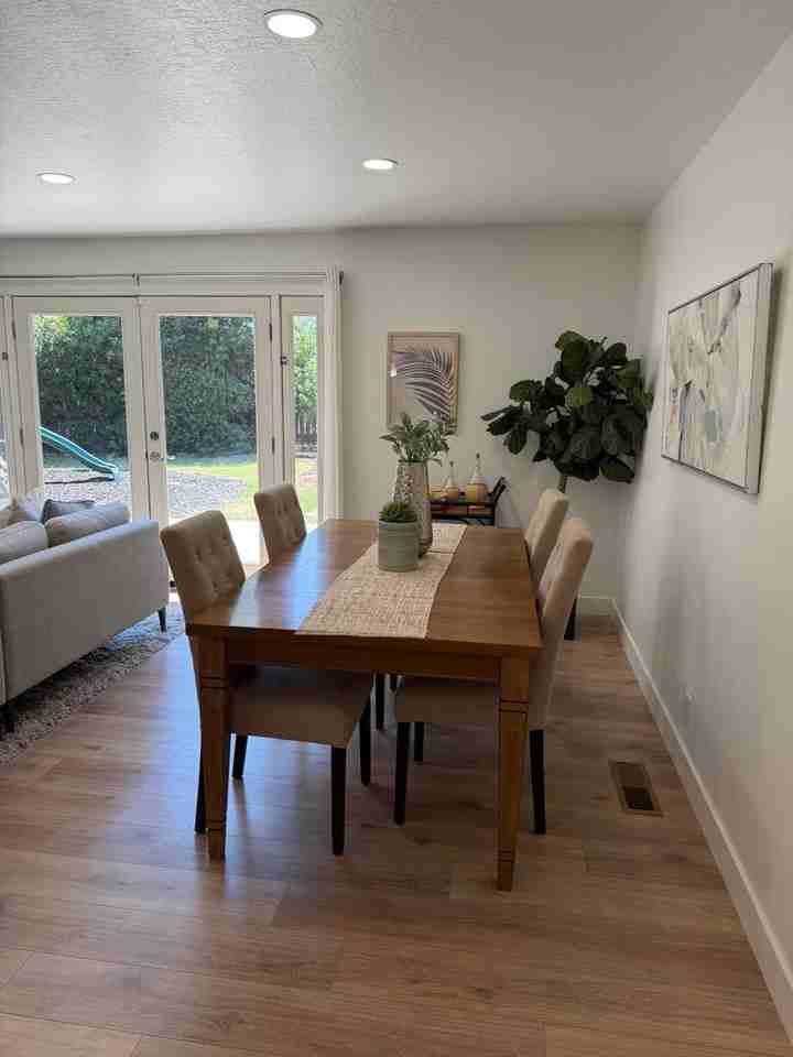 1139 Lovell Ct - Photo 7 of 26