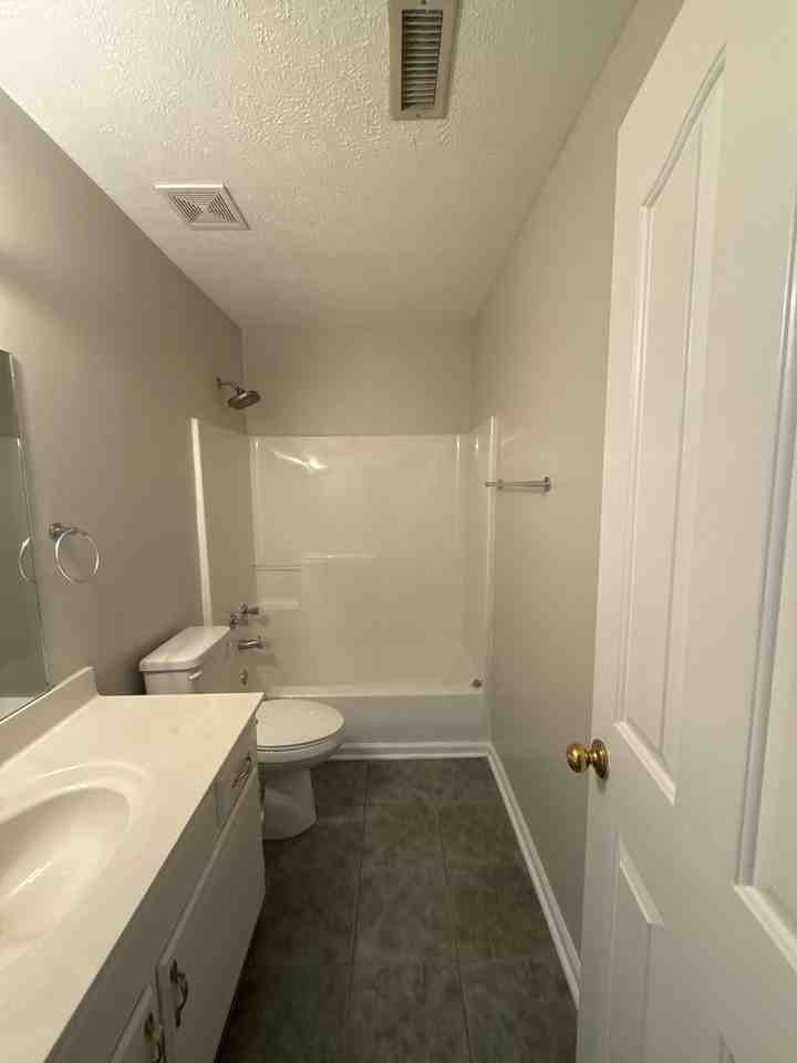 307 Jonathan Way - Photo 7 of 11