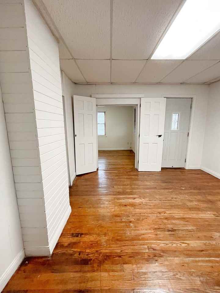 823 Crockett St - Photo 2 of 13