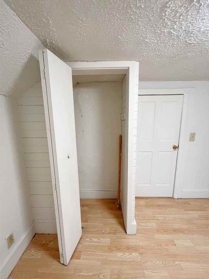 823 Crockett St - Photo 7 of 13
