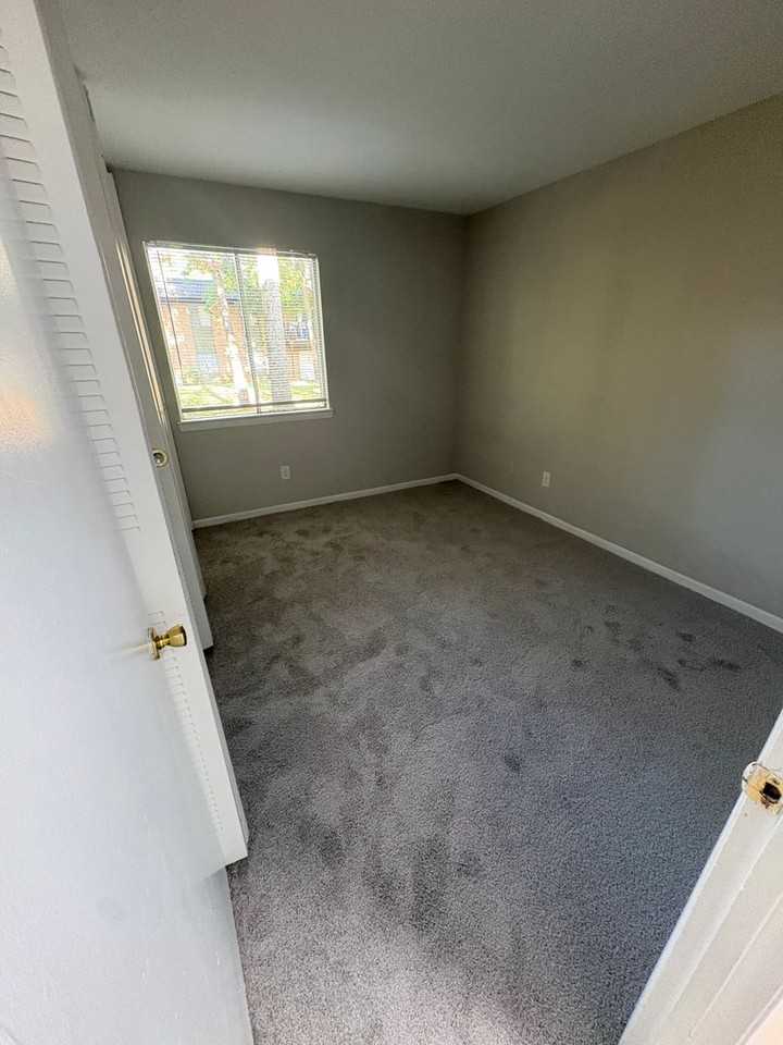 219 Orchard Trace Ln #4 - Photo 7 of 12