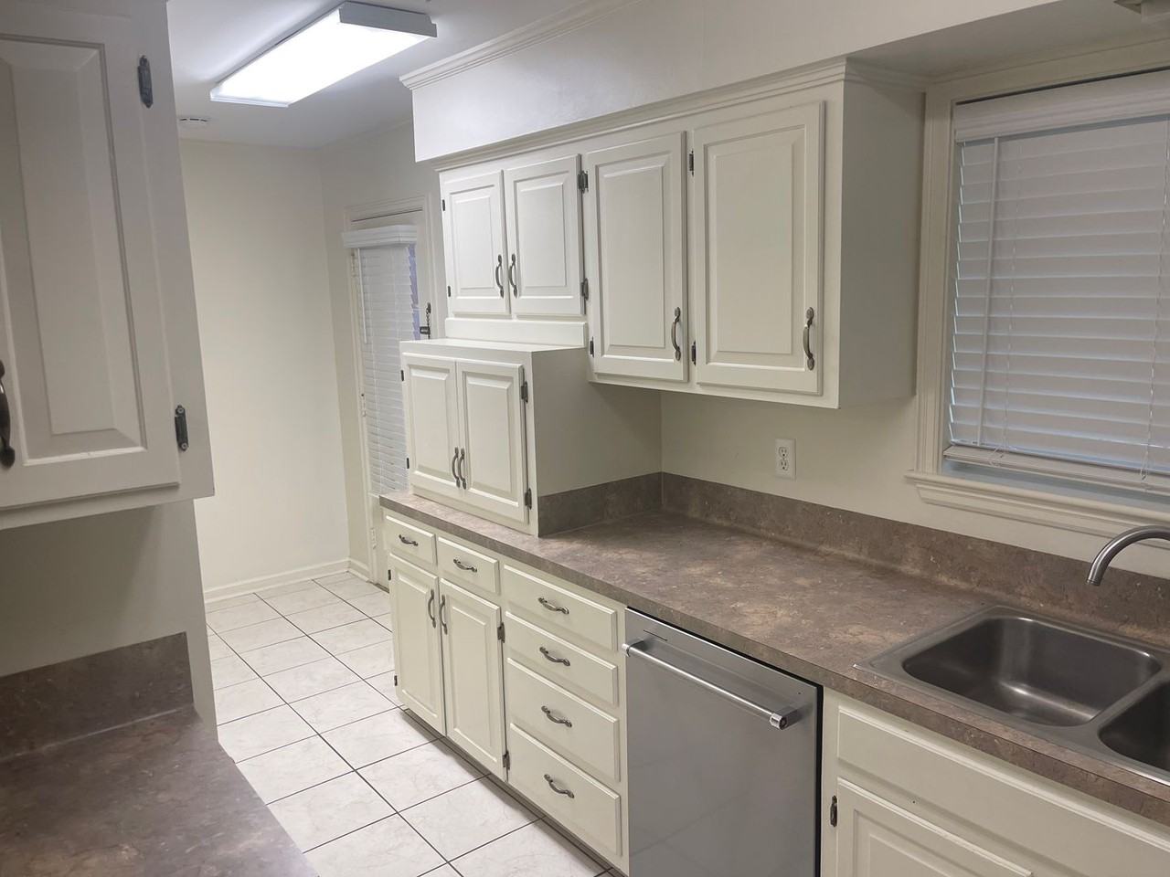 607 Claymore Dr - Photo 4 of 22