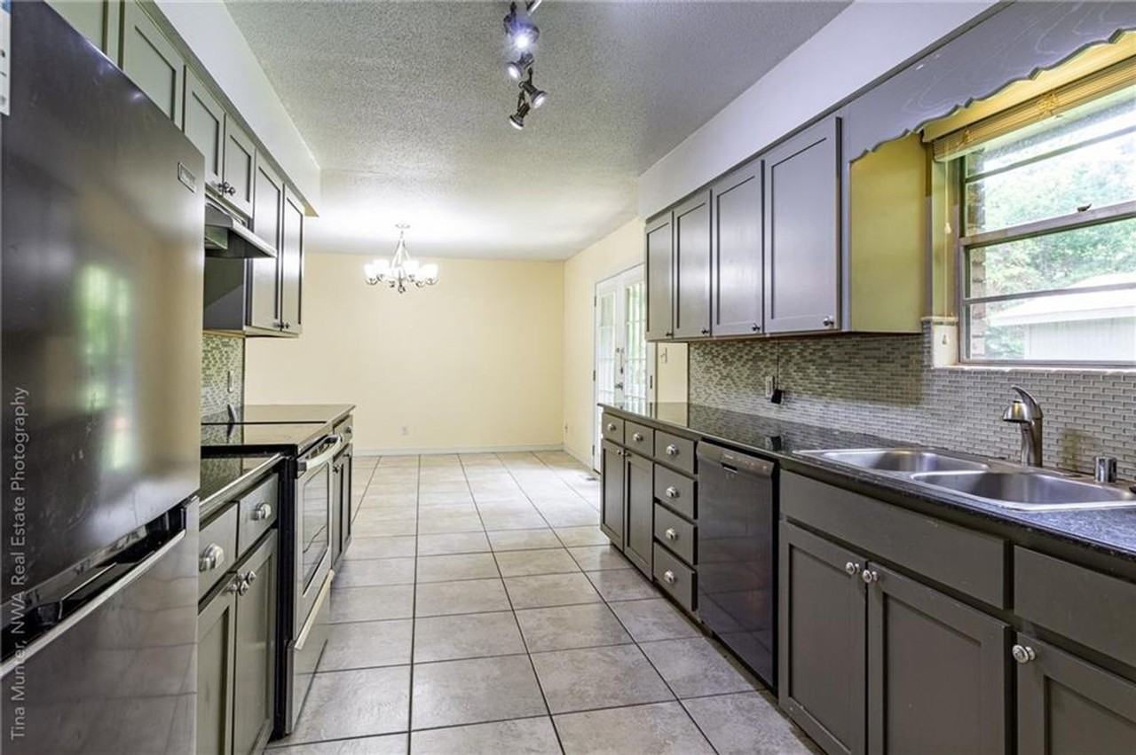 2810 W Mount Comfort Rd - Photo 5 of 26