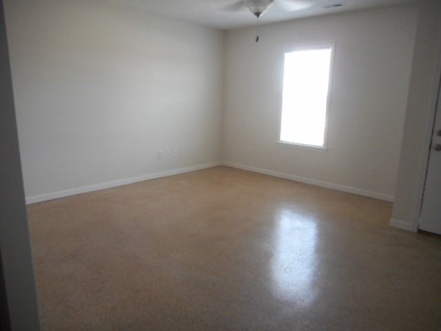 103 Virginia Dr - Photo 3 of 12