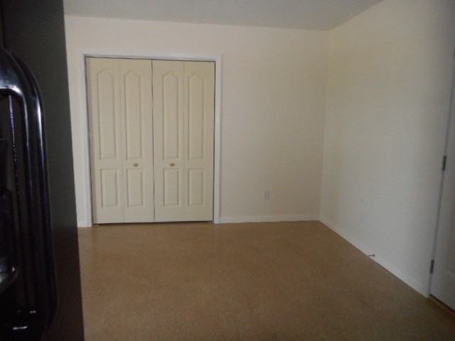 103 Virginia Dr - Photo 4 of 12