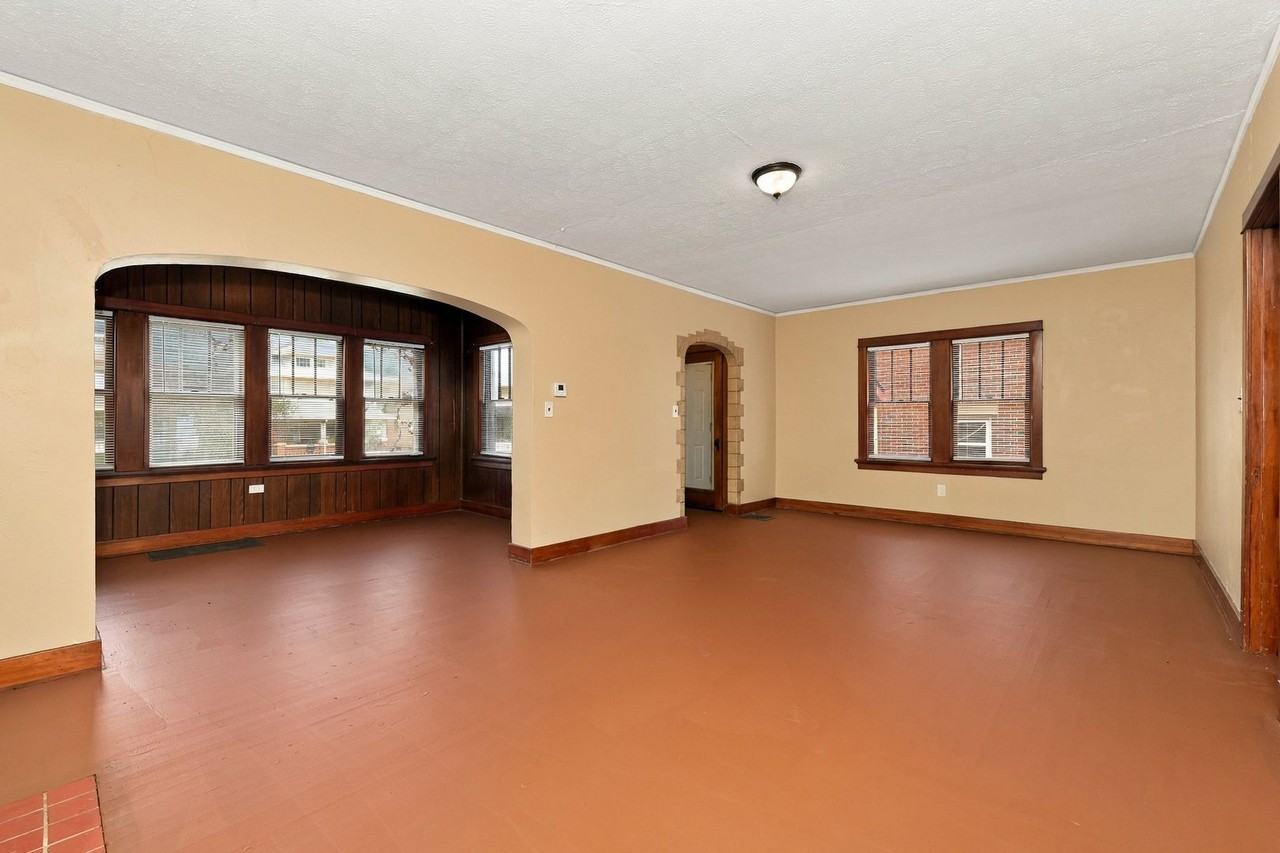 416 Delaware Ave - Photo 5 of 10