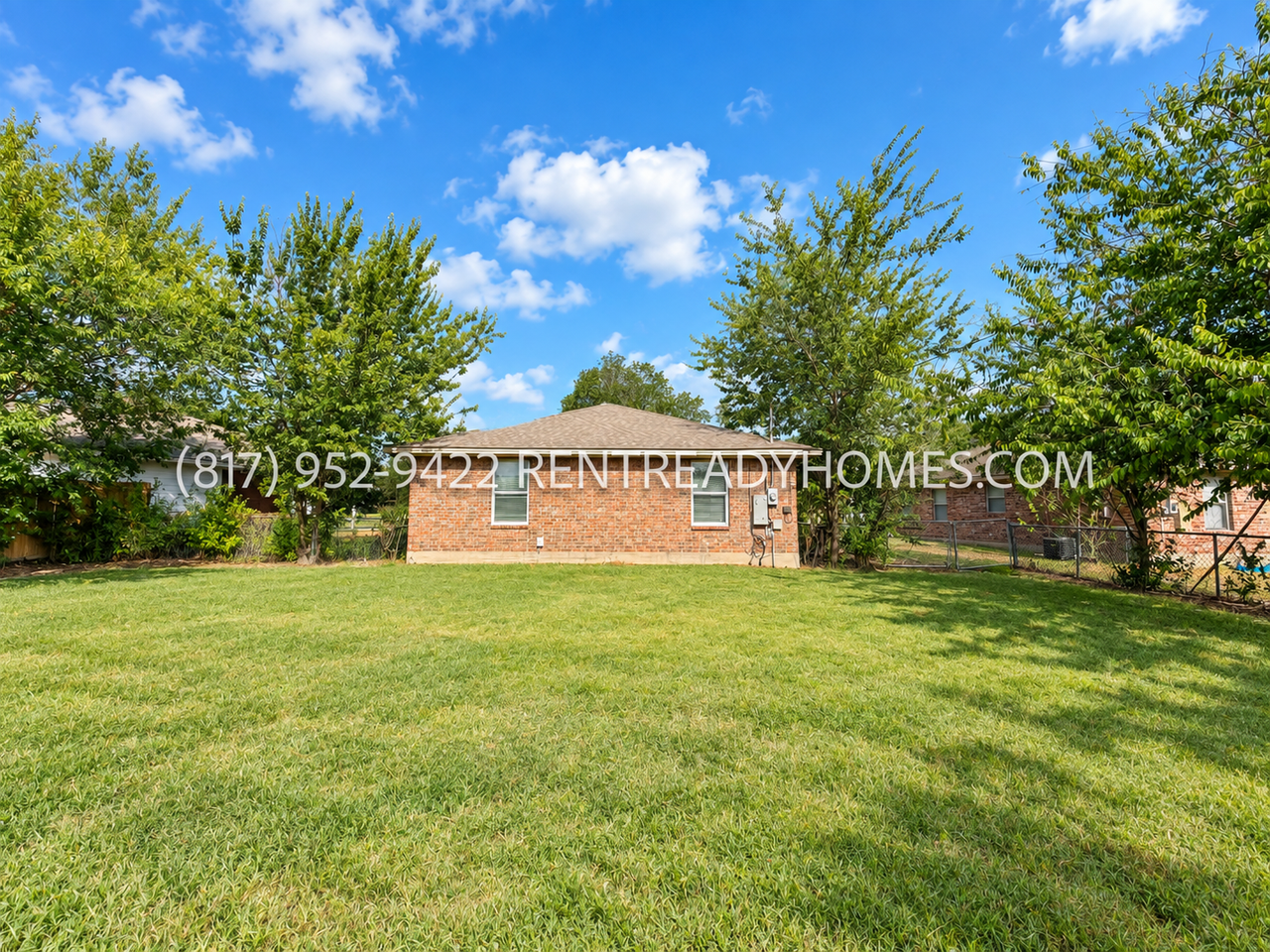 2528 Pinon Ct - Photo 3 of 17