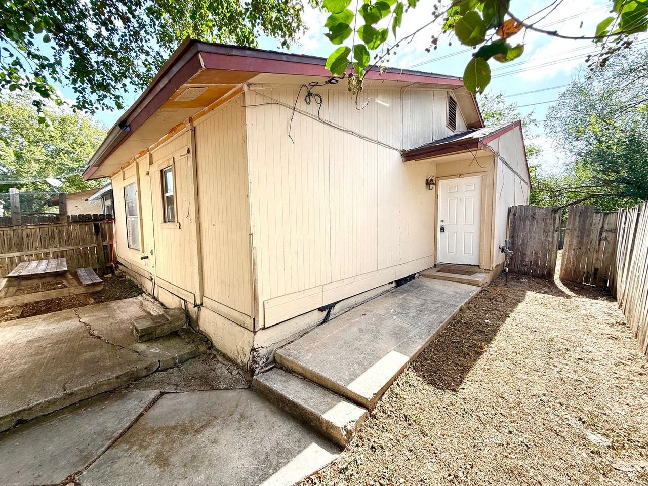 7806 Winsford - Photo 3 of 15