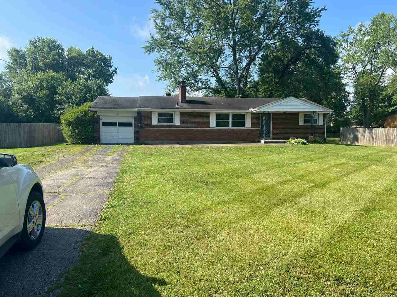 1179 Linda Ln - Photo 3 of 16